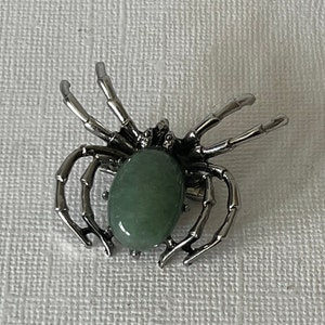 Green spider brooch, green aventurine spider pin, Halloween spider pin, tarantula spider pin, wedding spider brooch, lucky spider, jewelry image 4