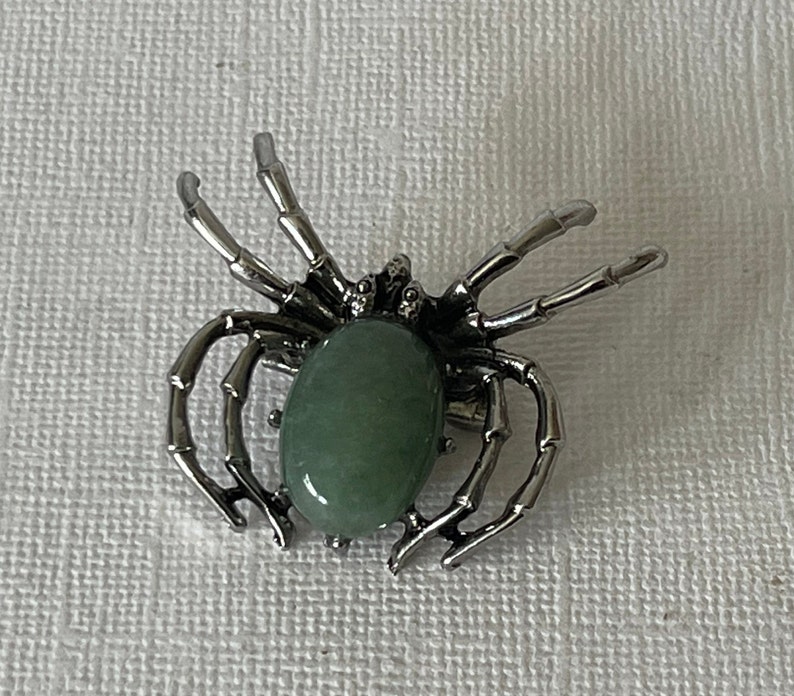 Green spider brooch, green aventurine spider pin, Halloween spider pin, tarantula spider pin, wedding spider brooch, lucky spider, jewelry image 4