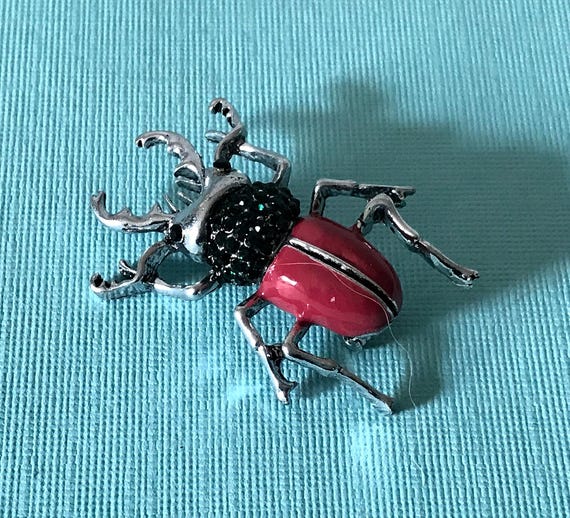 Green rhinestone roach brooch, beetle brooch, red roach brooch, red beetle brooch, scarab brooch, insect pin, Halloween bug pin, roach pin