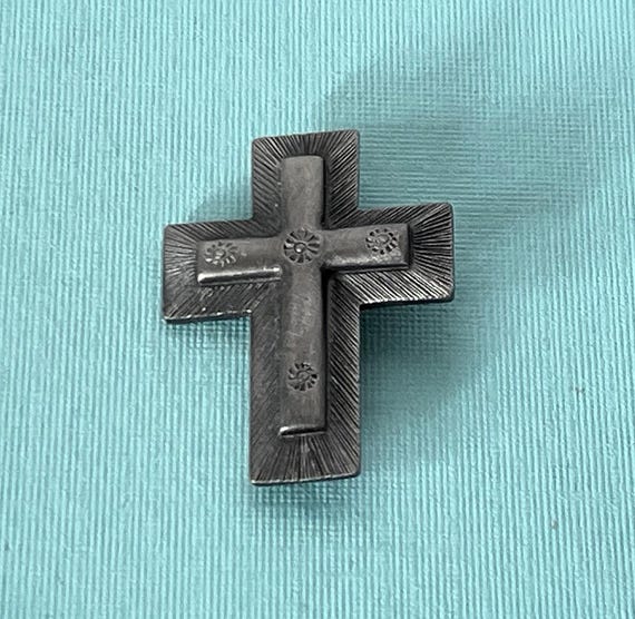 Vintage cross brooch, pewter cross pin, gray cross pin, cross jewelry, religious jewelry, Christian jewelry, silver cross brooch, cross pin