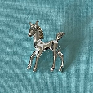 Vintage horse brooch, pony brooch, silver horse pin, Kentucky Derby, mustang pin, thoroughbred horse pin, bronco horse pin, horse racing