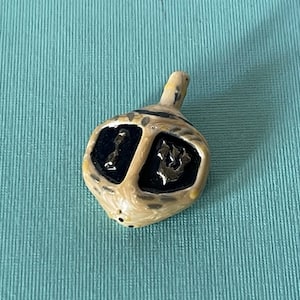 Vintage dreidel brooch, Jewish jewelry, Hanukkah brooch, Chanukah pin, holiday jewelry, dreidel brooch vintage, Hanukkah jewelry, Jewish pin
