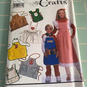 Divers motifs de tablier : bonnet, appliques Turquie/Père Noël, fenêtre cathédrale et plus encore par Simplicity, Country Patterns and Yours Truly