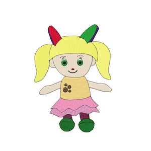 Könnte beinhalten: Eine handgezeichnete Illustration einer Puppe mit gelben Haaren, grünen Augen und einem rosa Kleid. Die Puppe hat rote, grüne und violette Akzente auf dem Kopf.