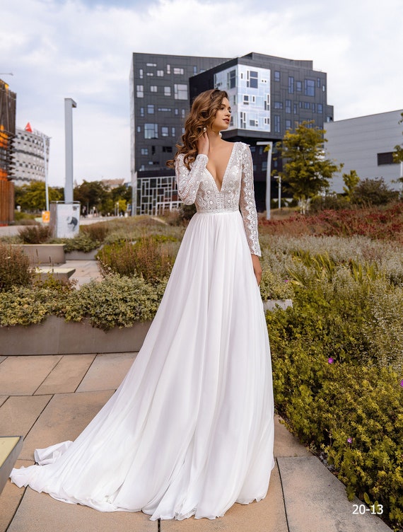 Lace wedding dress with lace sleeves Clearance