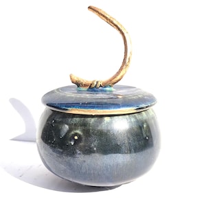 Handmade Ceramic Tea Jar – Lidded Storage Pot | 2 Designs