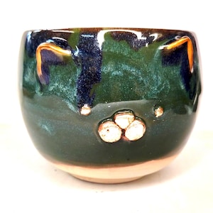 Taza de cerámica con forma de gato hecha a mano - Azul verdoso iridiscente