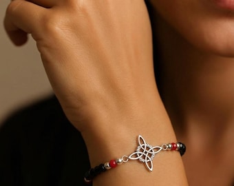 Heksenknooparmband met Swarovski-achtige kristallen, beschermingsamulet, Wicca-symbool, 925 zilver, trekt liefde, geld en succes aan.