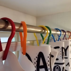 Rainbow Shower Curtain Hooks – Set of 12 Colorful Clips – 3D Printed PETG Bathroom Decor – Customizable Colors Available