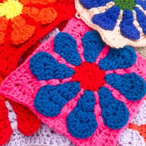 Daisy Granny Square Pattern For Intermediate crocheters, Crochet blanket square pattern