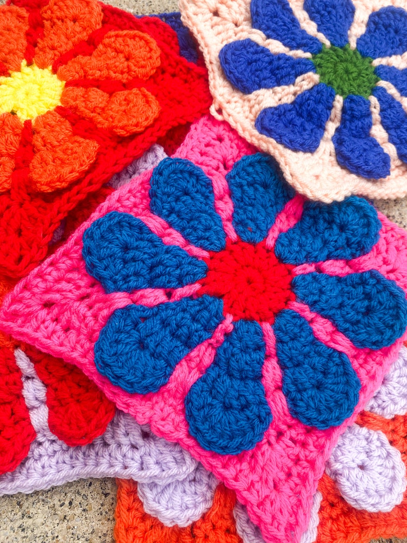 Daisy Granny Square Pattern For Intermediate crocheters, Crochet blanket square pattern image 1