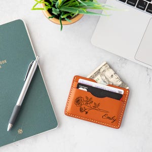 Portefeuille en cuir fleur de naissance, portefeuille en cuir personnalisé pour femme, porte-cartes monogramme, porte-cartes en cuir minimaliste pour femme, cadeau d'anniversaire