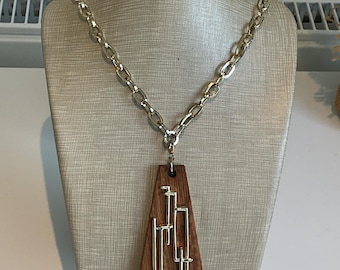 Vintage Sarah Coventry Retro Gold Tone Chain and Unusual Pendant