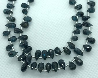 Kyanite sfaccettato piccola goccia Forma - Lunghezza 8 pollici , dimensione 3X4MM , Kyanite verde naturale .