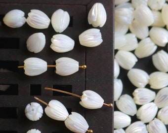 Perlmutt Jasmin Blume lose Knospe, Form • 8 x 10 mm Größe • AAA Qualität • Packung mit 4 Stück