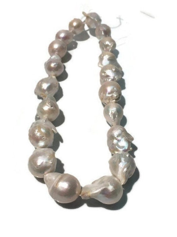 FRESHWATER Pearl Baroque Shape White Pearl Boraque Shape