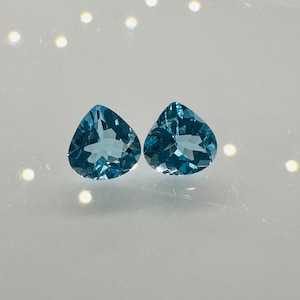 Topaze Bleue Suisse Cœur à Facettes Taille 7 mm - Paquet de 2 Pièces - Qualité AAA - Topaze Bleue Suisse Naturelle