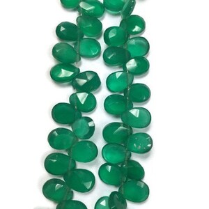 Green Onyx Faceted Pear Pear  Briolettes, Size 6x8mm . Onyx faceted shape