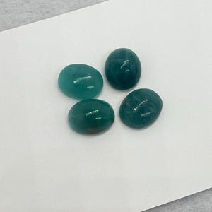 9 x 11 mm Grandidiérite cabochons ovales • - Qualité AAA - lot de 4 pièces - Pierres précieuses naturelles, grandidiérite libre, cabochons. poids 13,5 ct.