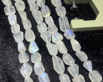 Rainbow Moonstone Faceted Nugget Kralen, 10x11MM Ca. Rainbow Moonstone Faceted Tumble, Lengte 10 Inch- AAA Kwaliteit Kralen