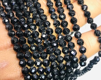 Black Spnel Faceted Round Beaded Necklace Centered Wth a Whte
