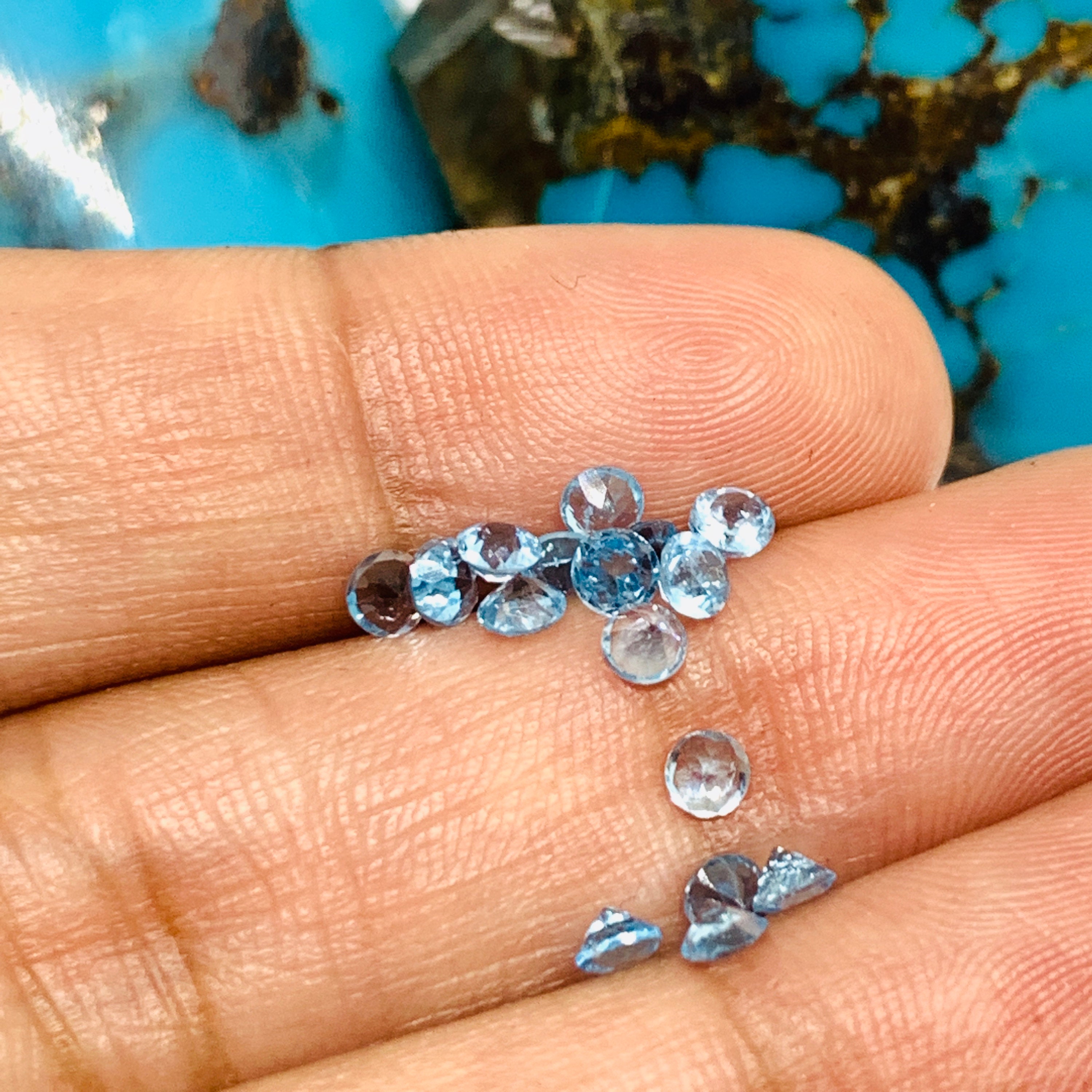 10-Piece Set Of Natural London Blue Topaz 3mm Round Cut Stones - AAA Quality, Eye Clean