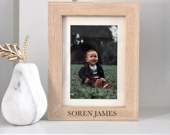 Name Picture Frame, Personalized Name Picture Frame, Engraved Picture Frame, Name Frames, Gift to Mom, Gift to Grandma
