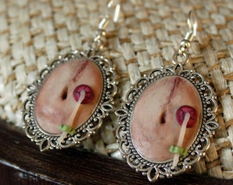 Feminine Bodies earrings / all bodies are good bodies / behind the scars / feminist jewelry