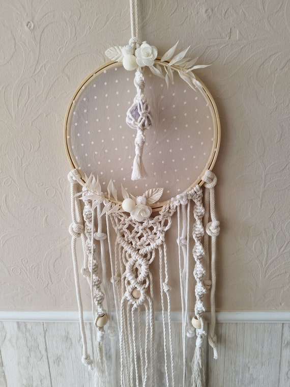 Macrame dream catcher with amethyst