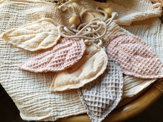 leaf garland with 5 leaves