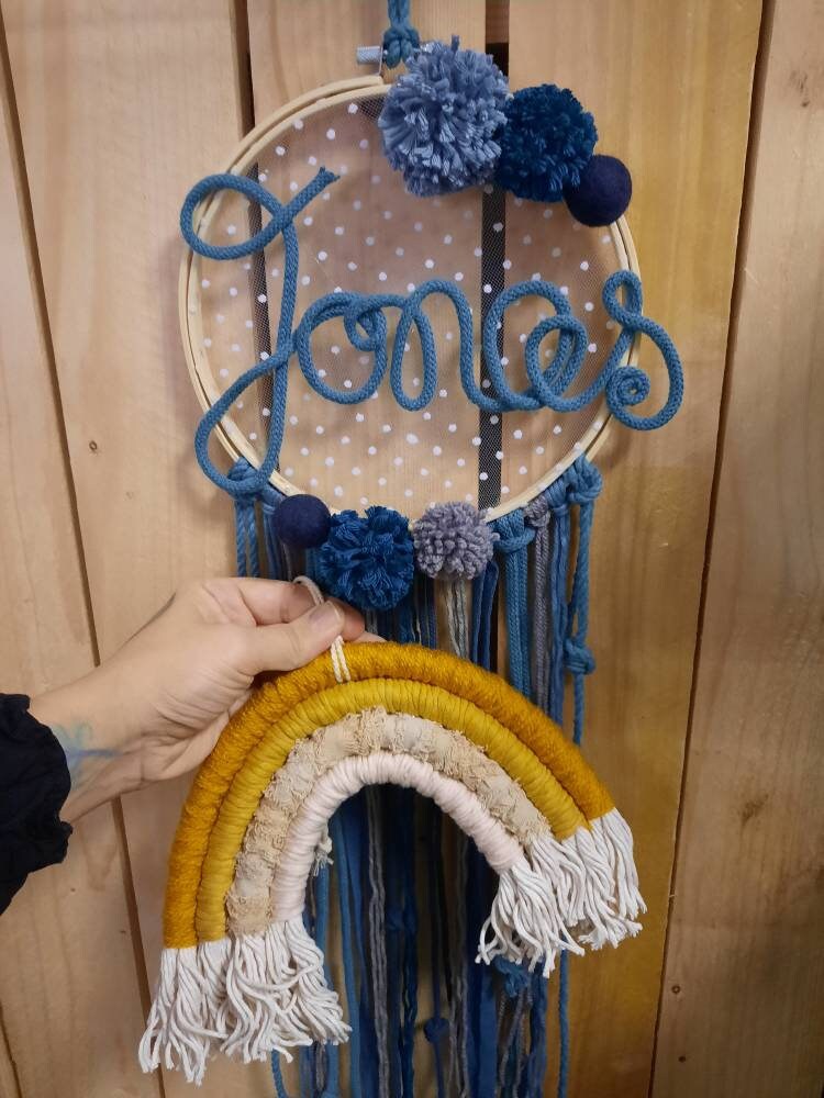 Attrape-Rêves avec Son Nom et Arc-En-Ciel