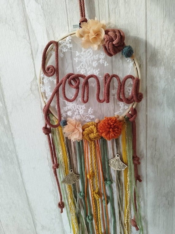 Dreamcatcher with name and lace