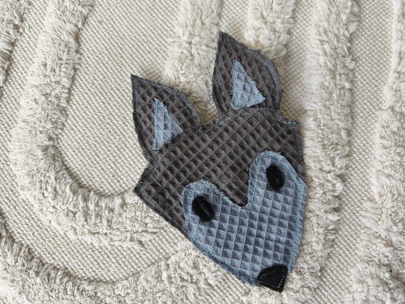 Wolf appliqué for school cone or pillow to sew on yourself.