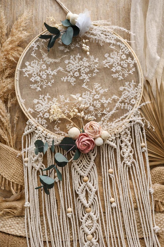 Dream catcher with macrame