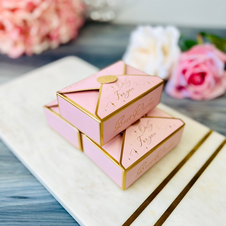 50 PCs Vintage Wax Seal Envelope With Gold Accents Wedding Favor Boxes Small Candy Chocolate Boxes Favor Boxes Wedding Favor Gift Box Pink