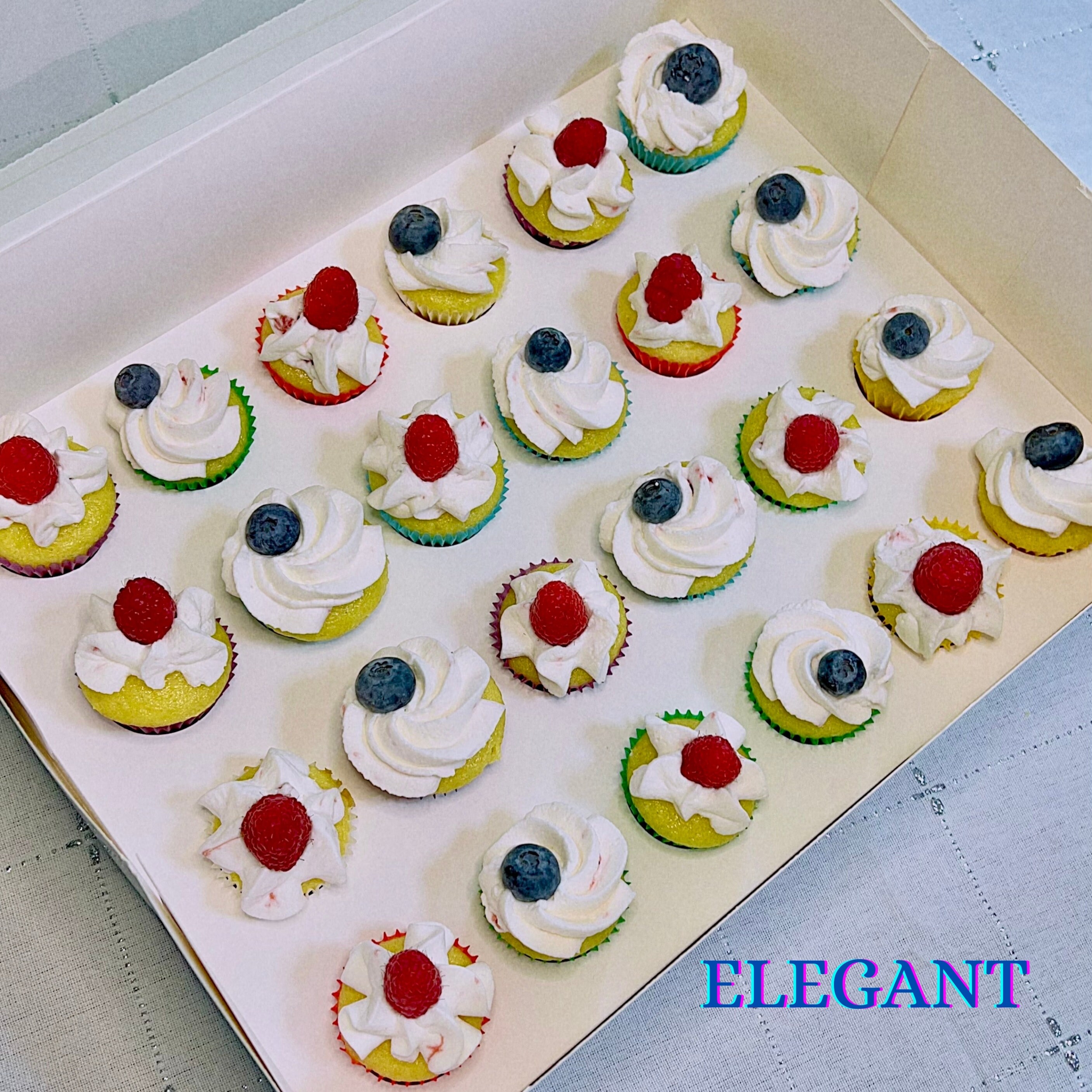 10 Scatole Per Cupcake Con Finestra, 12 Fori Ciascuna, Bianche Con Inserti, Nastro E 2 Adesivi Inclusi, Ideali Per Pasticceria E Feste