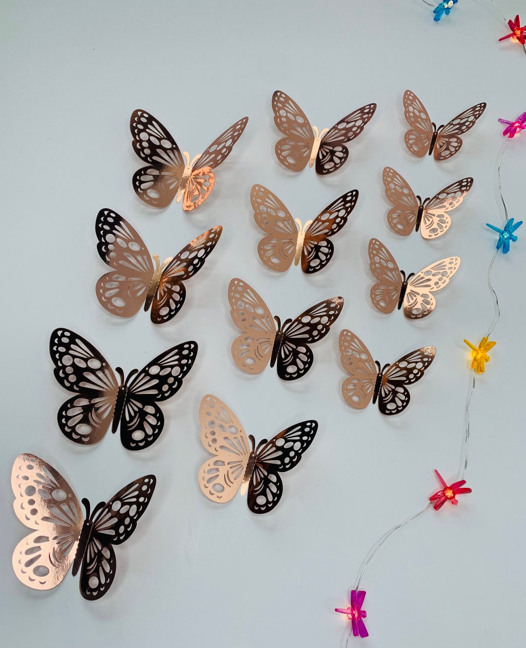 Lot de 50 papillons colorés de 7 cm pour la décoration de jardin sur des  bâtons de papillon