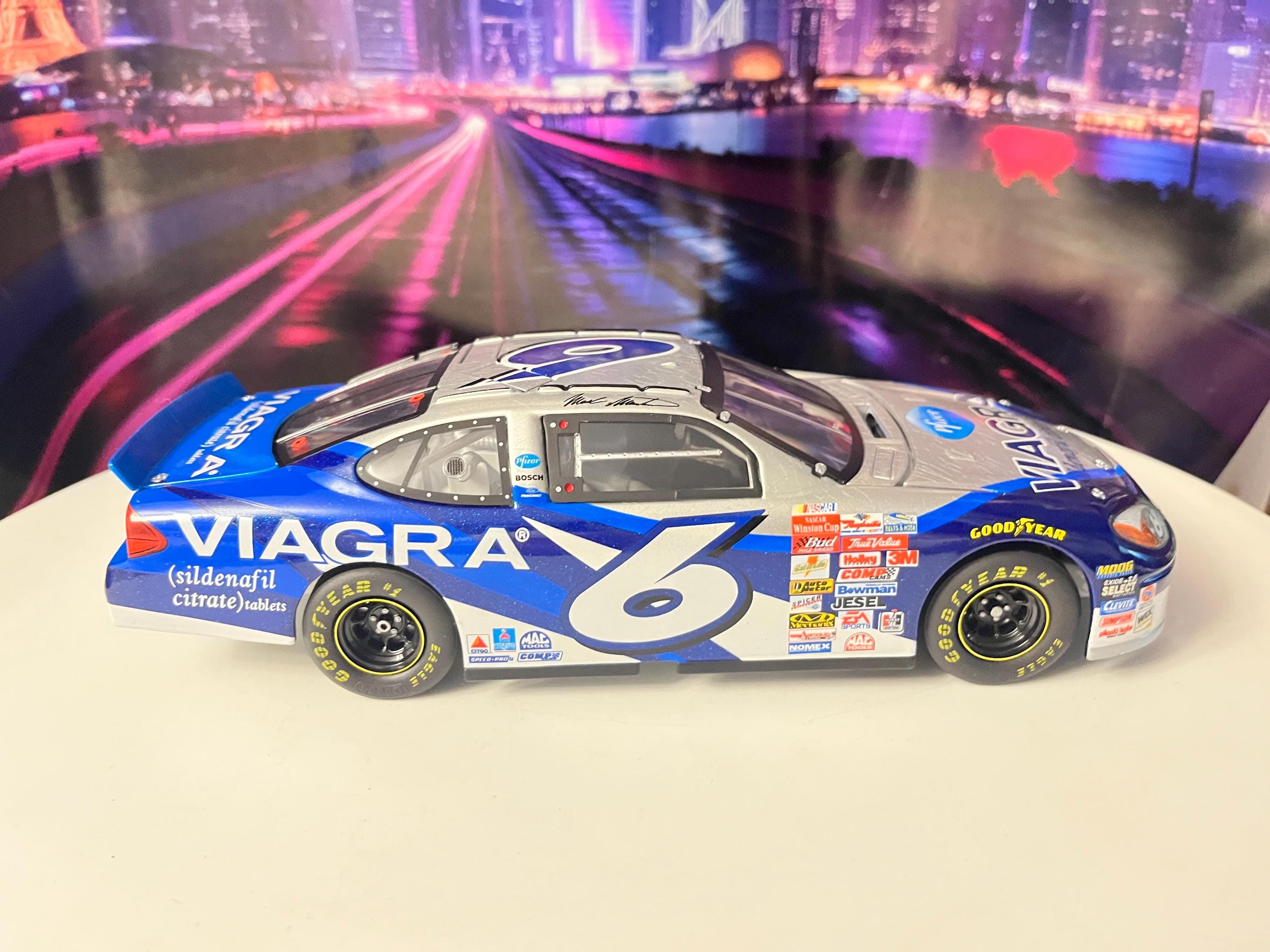 Ford NASCAR ミニカー VIAGRA 1:24 Scale Rare NASCAR 2001 Viagra Mark Martin Ford Taurus in the