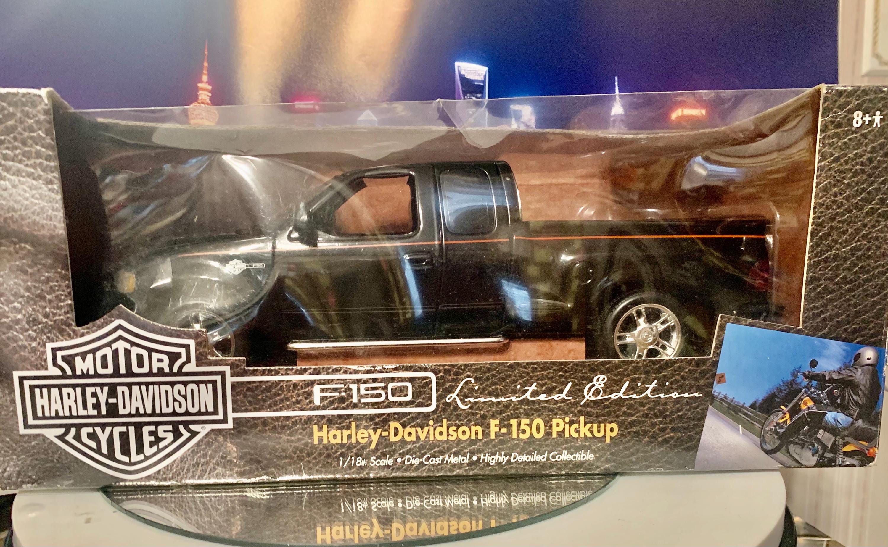 1:18 Scale Model of a 2000 Ford F150 Harley Davidson Limited