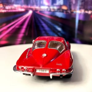 1:32 scale Vintage 1963 Split Window Chevrolet Corvette Coupe! Pull back friction motor. Ship free domestically