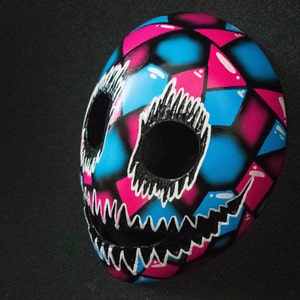 Smile mask in the form of a mosaic