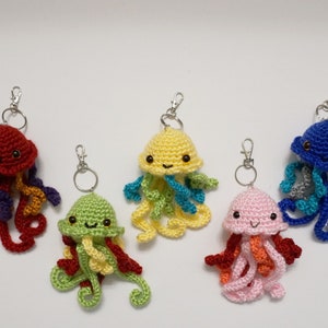 Jellyfish Amigurumi Key Chain, Crocheted Jellyfish Key Chain, Stuffed Jellyfish, Jellyfish Key Chain, Jellyfish Accessory, Plush Jellyfish