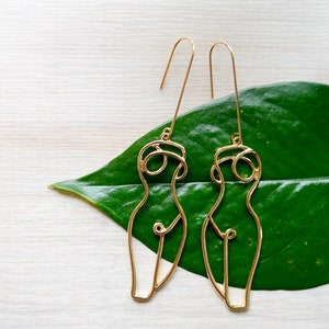 Pendientes colgantes simple elegante cuerpo femenino abstracto Navidad regalo de Navidad regalo de San Valentín para novia amor latón imagen 1