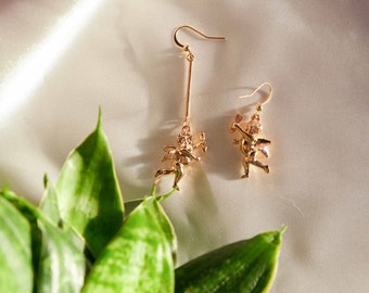 Petites boucles d'oreilles ange élégantes festives féminines simples cadeau de Noël en laiton