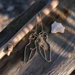 Boucles d'oreilles suspendues simple élégant corps féminin abstrait Noël cadeau de Noël cadeau de Saint Valentin pour petite amie amour laiton image 3