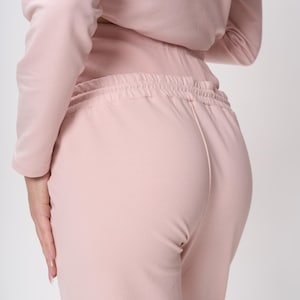 PDF sewing pattern — Maternity Pants 
✅ Sizes S / M / L / XL / 2XL / 3XL 
✅ Full step-by-step video sewing tutorial 
✅ A4 + US Letter (print at home) + A0 (copy shop / plotter) 
✅ Seam allowances included 
✅ Instant digital download
The sewing pattern is ready to download and print.
All inscriptions and symbols on patterns in English.