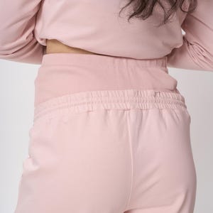 PDF sewing pattern — Maternity Pants 
✅ Sizes S / M / L / XL / 2XL / 3XL 
✅ Full step-by-step video sewing tutorial 
✅ A4 + US Letter (print at home) + A0 (copy shop / plotter) 
✅ Seam allowances included 
✅ Instant digital download
The sewing pattern is ready to download and print.
All inscriptions and symbols on patterns in English.