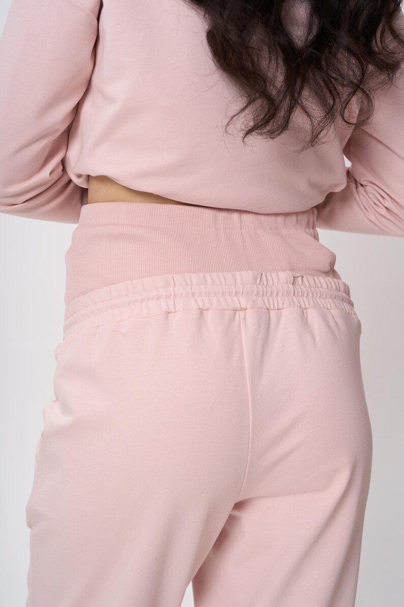 PDF sewing pattern — Maternity Pants 
✅ Sizes S / M / L / XL / 2XL / 3XL 
✅ Full step-by-step video sewing tutorial 
✅ A4 + US Letter (print at home) + A0 (copy shop / plotter) 
✅ Seam allowances included 
✅ Instant digital download
The sewing pattern is ready to download and print.
All inscriptions and symbols on patterns in English.