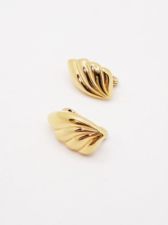 Vintage Signed Monet Wing-Shaped Clip-On Earrings… - image 7