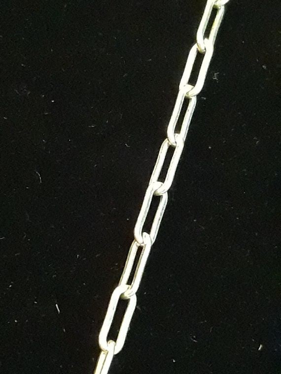 Hi. Found this ring! Seems silver but no 925 or Sterling